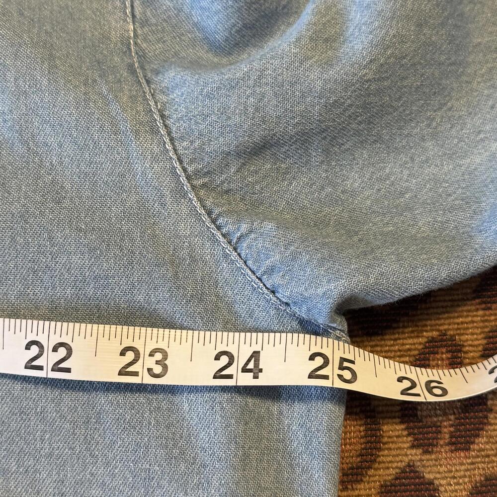 Vintage 90’s Bill Blass Women's Denim Shirt with Dog Embroidery Size Large - Picture 11 of 13